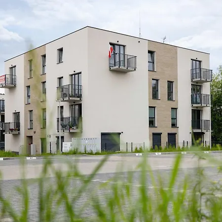 Comfortable With Parking&balcony By Renters