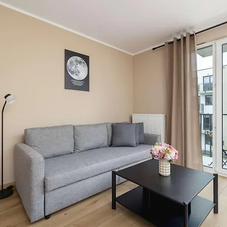 Comfortable With Parking&balcony By Renters