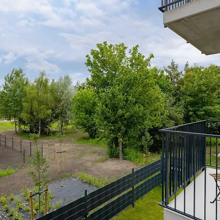 Comfortable With Parking&balcony By Renters
