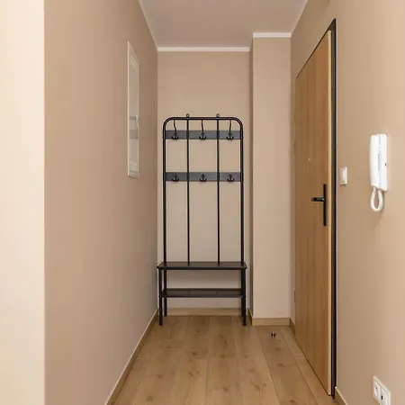 Comfortable With Parking&balcony By Renters Appartement