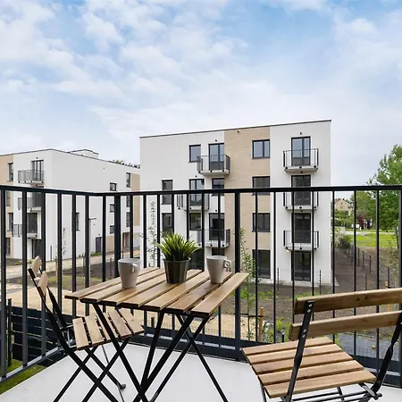 Comfortable With Parking&balcony By Renters Appartement *