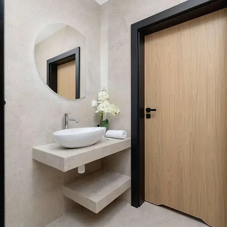 Comfortable With Parking&balcony By Renters Apartment Gliwice