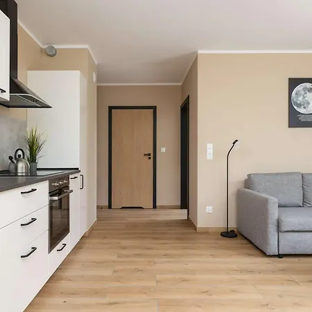 Appartement Comfortable With Parking&balcony By Renters Gliwice